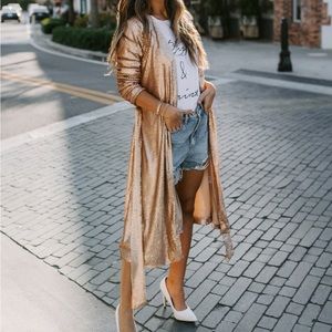 VICI COLLECTION Sequin duster/robe NWOT. STUNNING!!